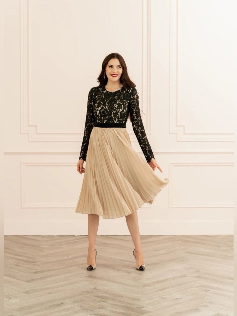 Rachel Parcell Elegant Beige Pleated Midi Skirt for Women